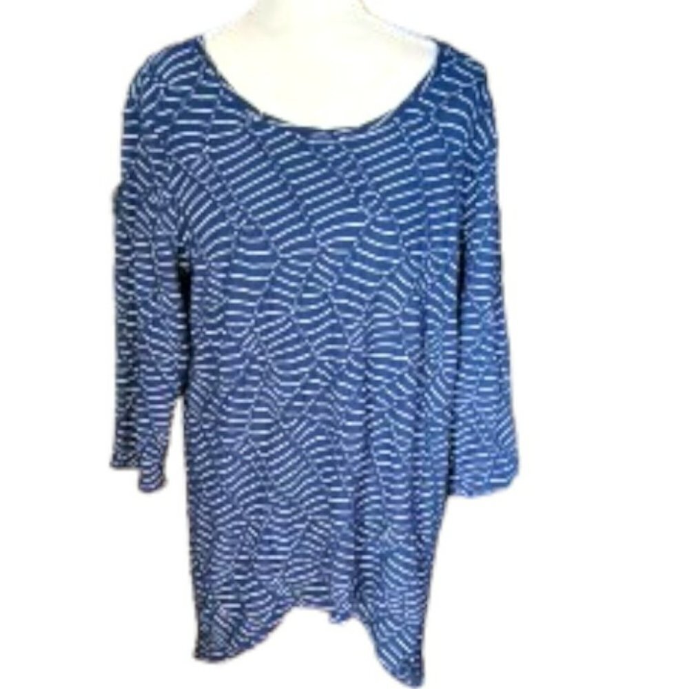 Chico's 3/4 Sleeve Asymmetrical Navy Blue and White Top in Size Large